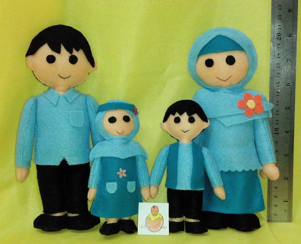 Boneka Maskot Keluarga Berencana (KB)