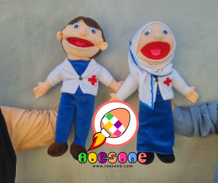 Produsen Boneka Tangan Muppet Dokter Laki-Laki dan Perempuan Dongeng Anak